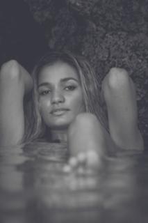 Pia Mia feet photo thumbnail