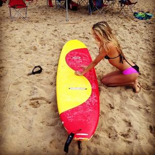 Pia Mia feet photo thumbnail