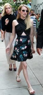 Emma Roberts feet photo thumbnail