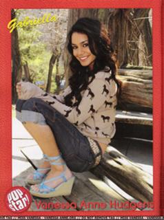Vanessa Hudgens feet photo thumbnail