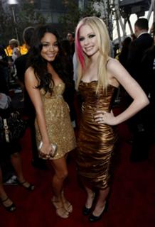 Vanessa Hudgens feet photo thumbnail
