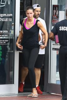 Adriana Lima feet photo thumbnail