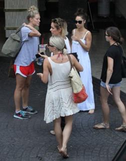 Julianne Hough feet photo thumbnail