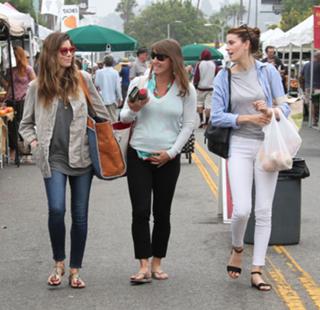 Jessica Biel feet photo thumbnail