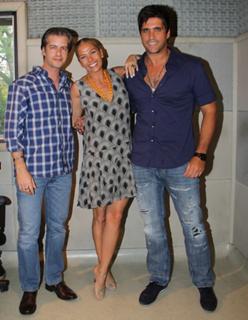 Adriane Galisteu feet photo thumbnail