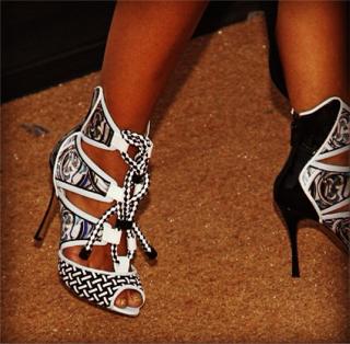 Rocsi Diaz feet photo thumbnail