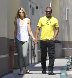 Paige Butcher feet photo thumbnail