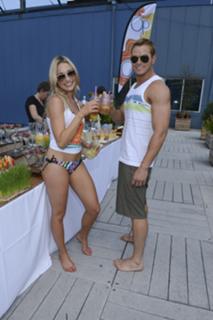 Katrina Bowden feet photo thumbnail