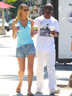 Paige Butcher feet photo thumbnail