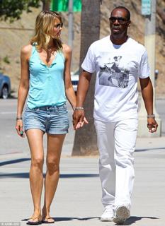 Paige Butcher feet photo thumbnail