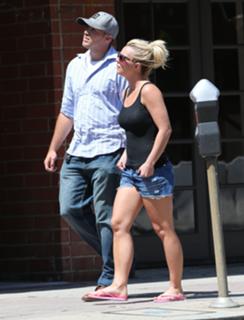 Britney Spears feet photo thumbnail