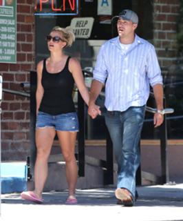 Britney Spears feet photo thumbnail