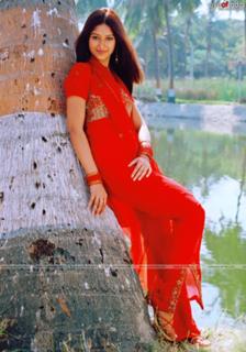 Ileana D'Cruz feet photo thumbnail