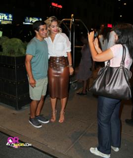 Rita Ora feet photo thumbnail