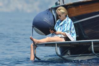 Sharon Stone feet photo thumbnail