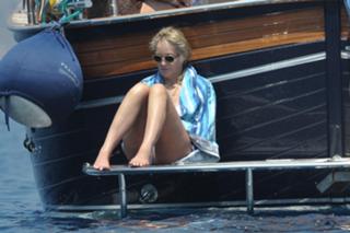 Sharon Stone feet photo thumbnail