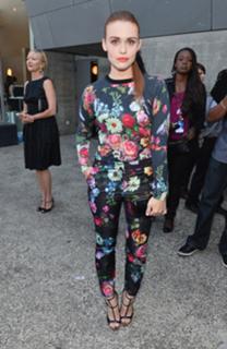Holland Roden feet photo thumbnail