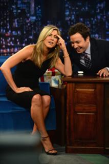 Jennifer Aniston feet photo thumbnail