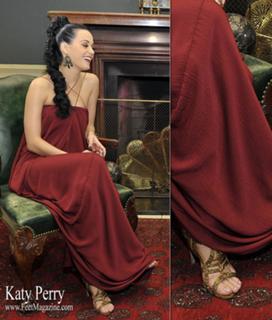Katy Perry feet photo thumbnail