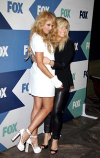 Demi Lovato feet photo thumbnail