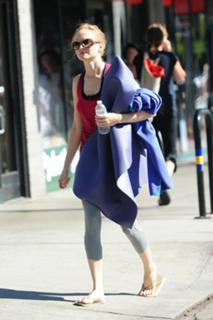 Heather Graham feet photo thumbnail