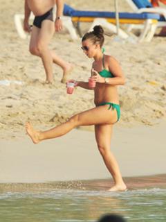 Coleen Rooney feet photo thumbnail