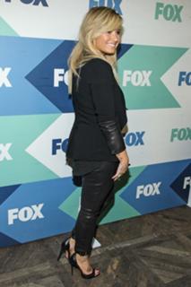 Demi Lovato feet photo thumbnail