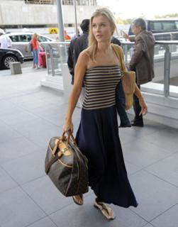 Joanna Krupa feet photo thumbnail