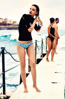 Miranda Kerr feet photo thumbnail