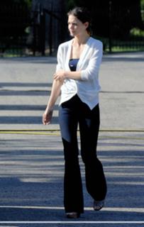 Katie Holmes feet photo thumbnail