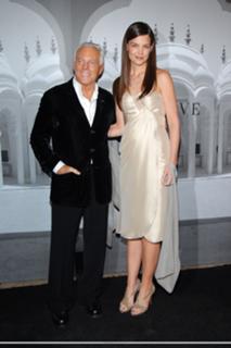 Katie Holmes feet photo thumbnail