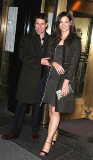 Katie Holmes feet photo thumbnail