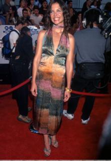 Katie Holmes feet photo thumbnail