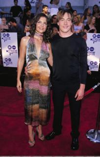 Katie Holmes feet photo thumbnail