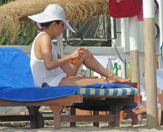 Eva Longoria feet photo thumbnail