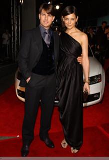 Katie Holmes feet photo thumbnail