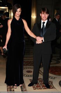Katie Holmes feet photo thumbnail
