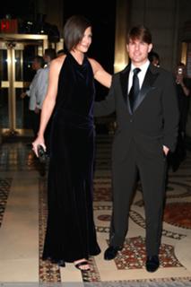 Katie Holmes feet photo thumbnail