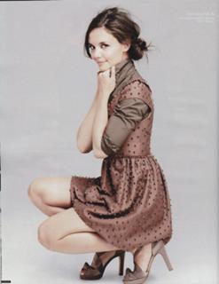 Katie Holmes feet photo thumbnail