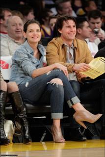 Katie Holmes feet photo thumbnail