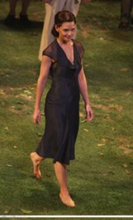 Katie Holmes feet photo thumbnail