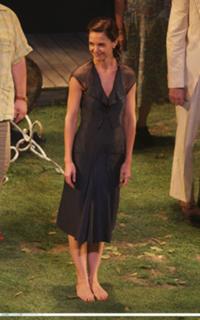 Katie Holmes feet photo thumbnail