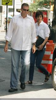 Katie Holmes feet photo thumbnail