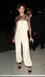 Katie Holmes feet photo thumbnail