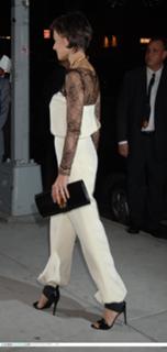 Katie Holmes feet photo thumbnail
