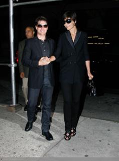 Katie Holmes feet photo thumbnail