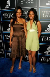 Regina Hall feet photo thumbnail