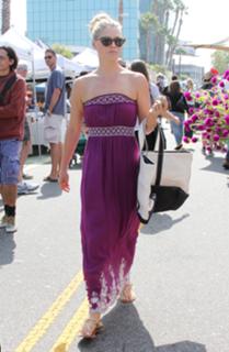 Ali Larter feet photo thumbnail