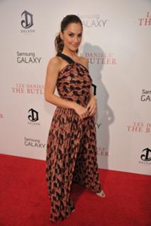 Minka Kelly feet photo thumbnail