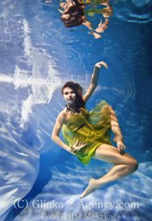 Klaudia Halejcio feet photo thumbnail
